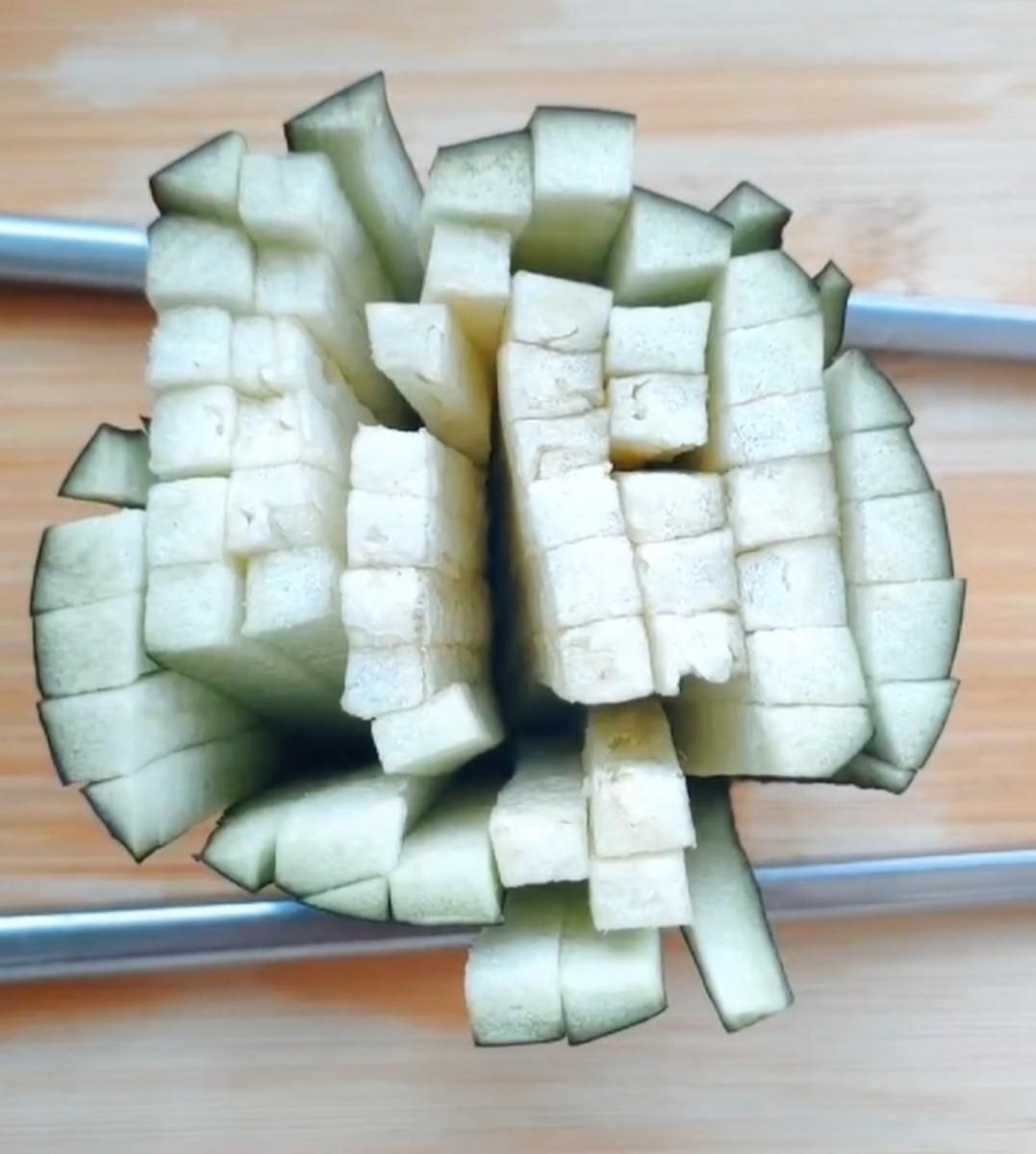 菊花茄子的做法-蒜香味蒸菜譜