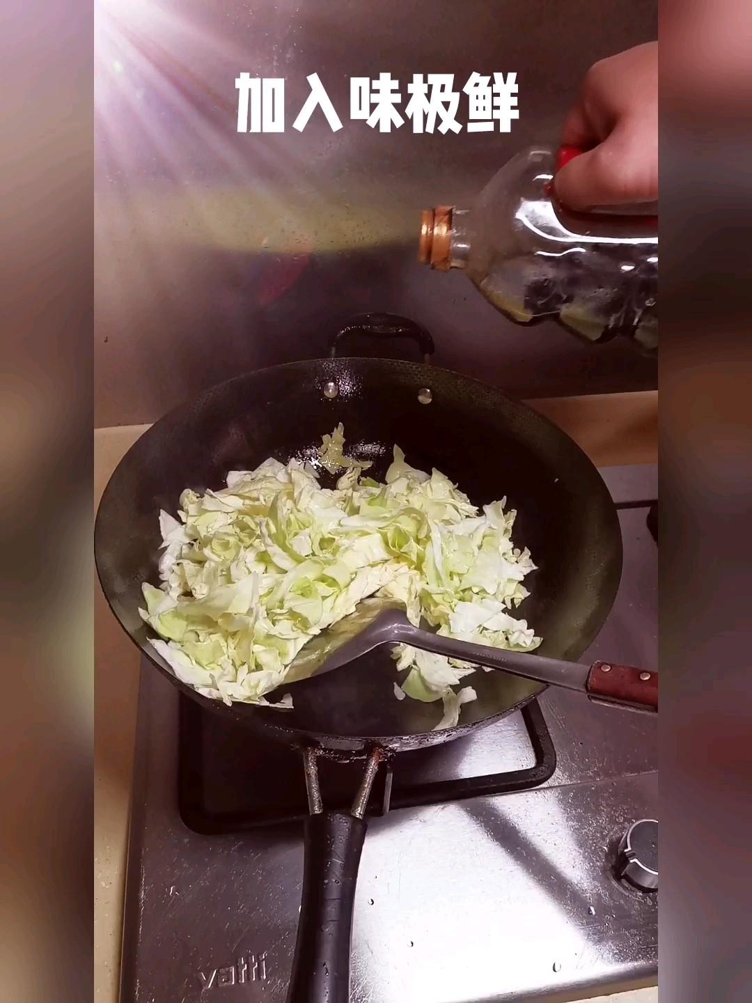 清炒卷心菜的做法-家常味炒菜譜