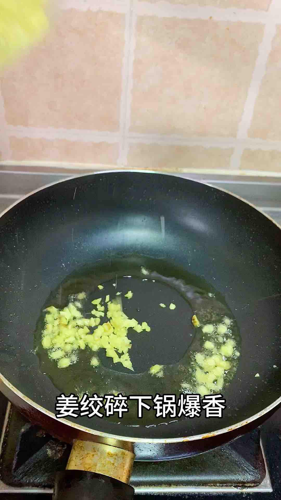 雙醬燒鯽魚的做法-家常味燒菜譜