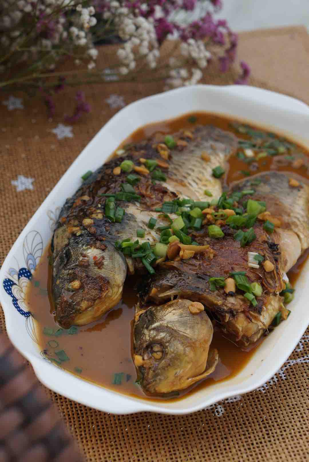 雙醬燒鯽魚的做法-家常味燒菜譜