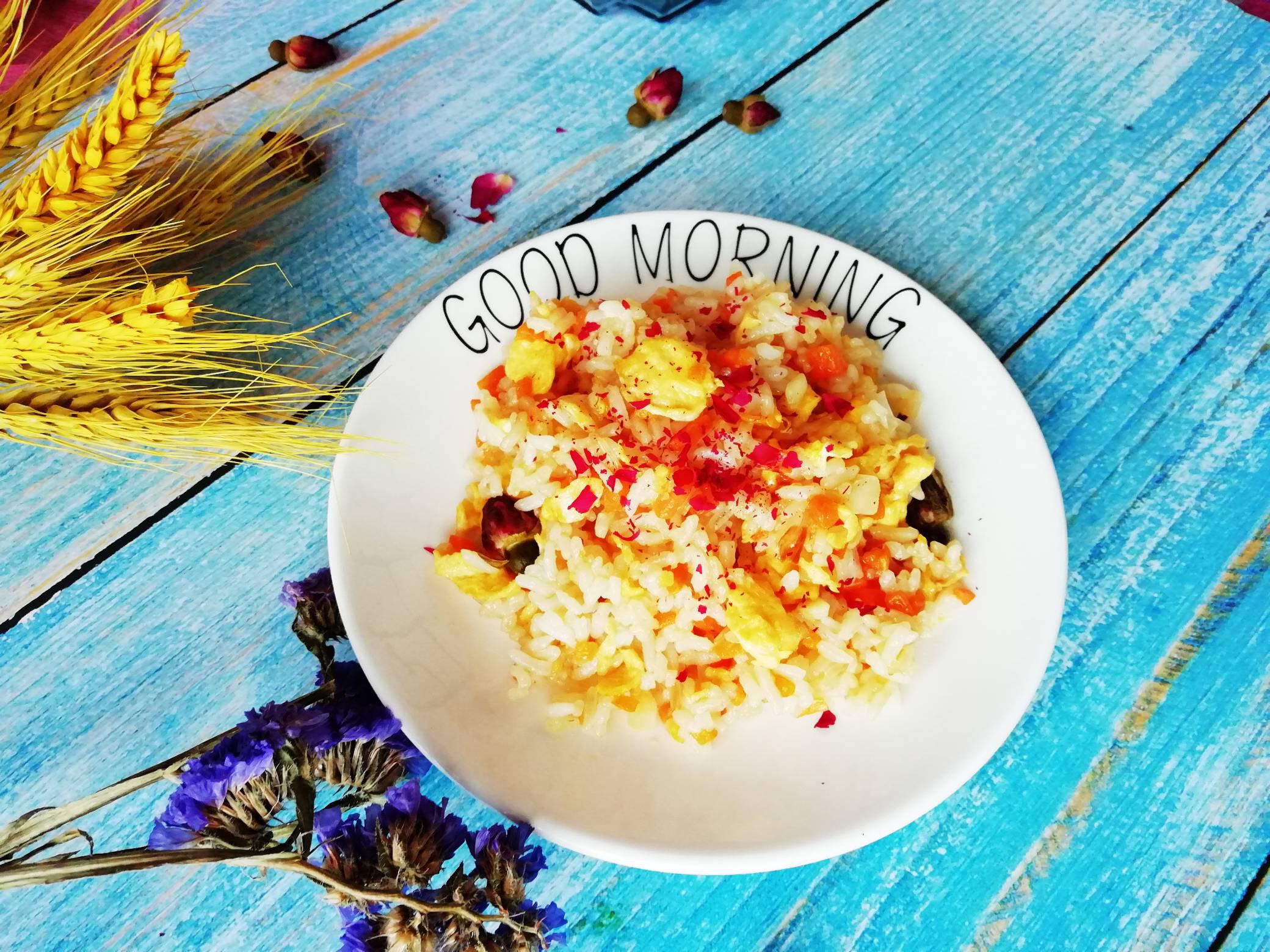 玫瑰花蛋炒飯的做法-家常味炒菜譜