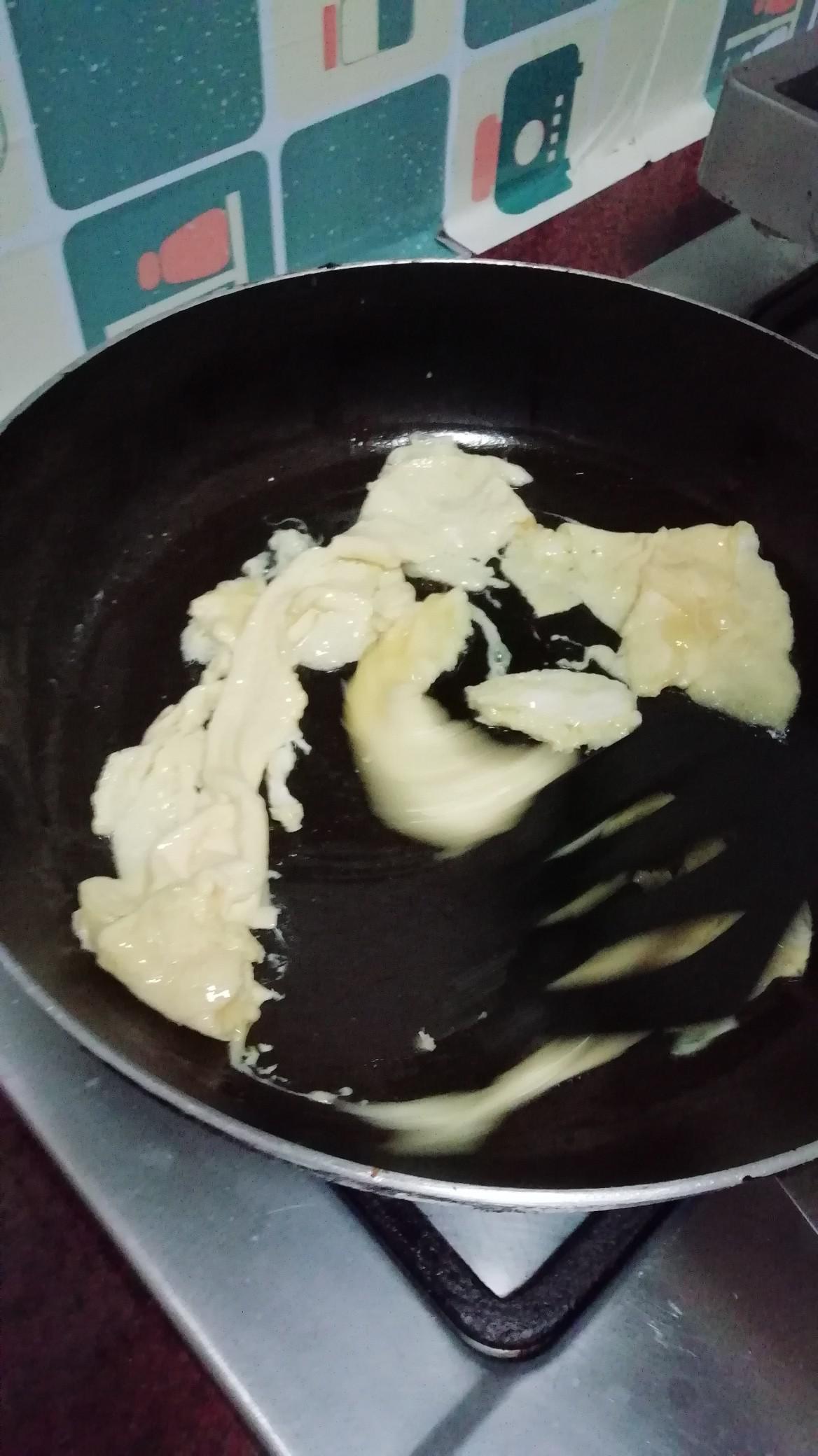 玫瑰花蛋炒飯的做法-家常味炒菜譜