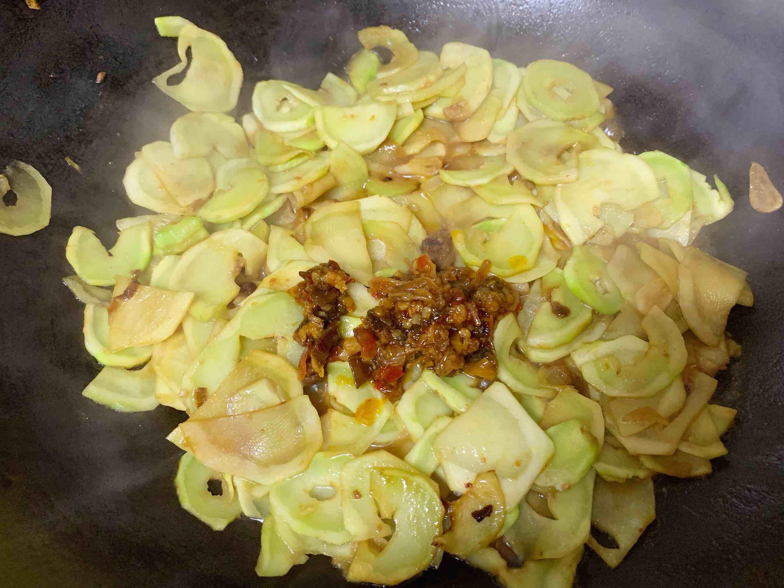 杏鮑菇蝦仁花蛤醬炒兒菜的做法-香辣味炒菜譜-易網(wǎng)健康養(yǎng)生網(wǎng) 杏鮑菇蝦仁花蛤醬炒兒菜的做法-香辣味炒菜譜