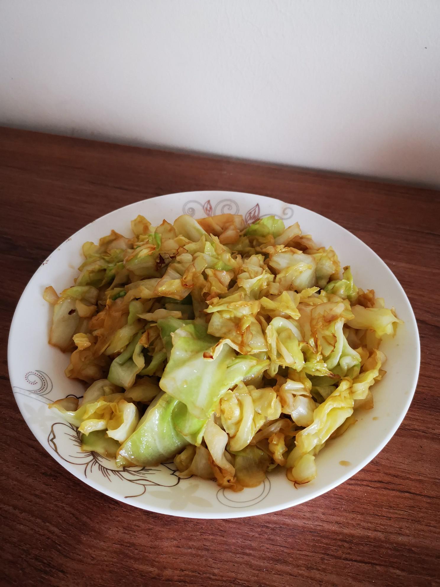 清炒卷心菜的做法-家常味炒菜譜