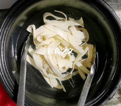 干豆腐素雜拌的做法-酸甜味拌菜譜-易網健康養生網 干豆腐素雜拌的做法-酸甜味拌菜譜