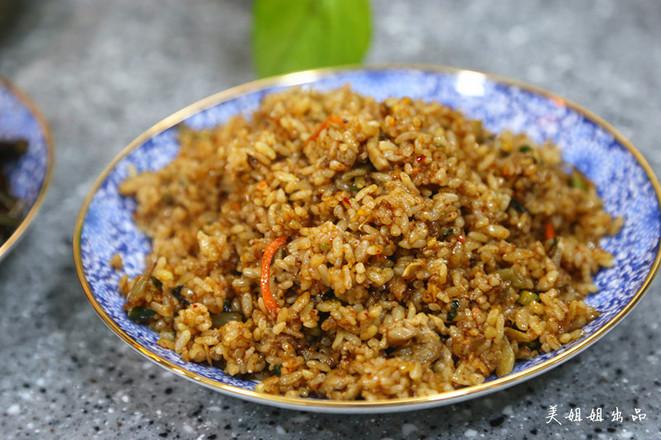 臘肉炒蕨菜的做法-香辣味炒菜譜