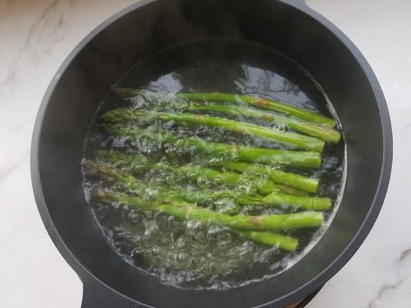 蘆筍腐乳豬肘的做法-家常味燉菜譜-易網健康養生網 蘆筍腐乳豬肘的做法-家常味燉菜譜