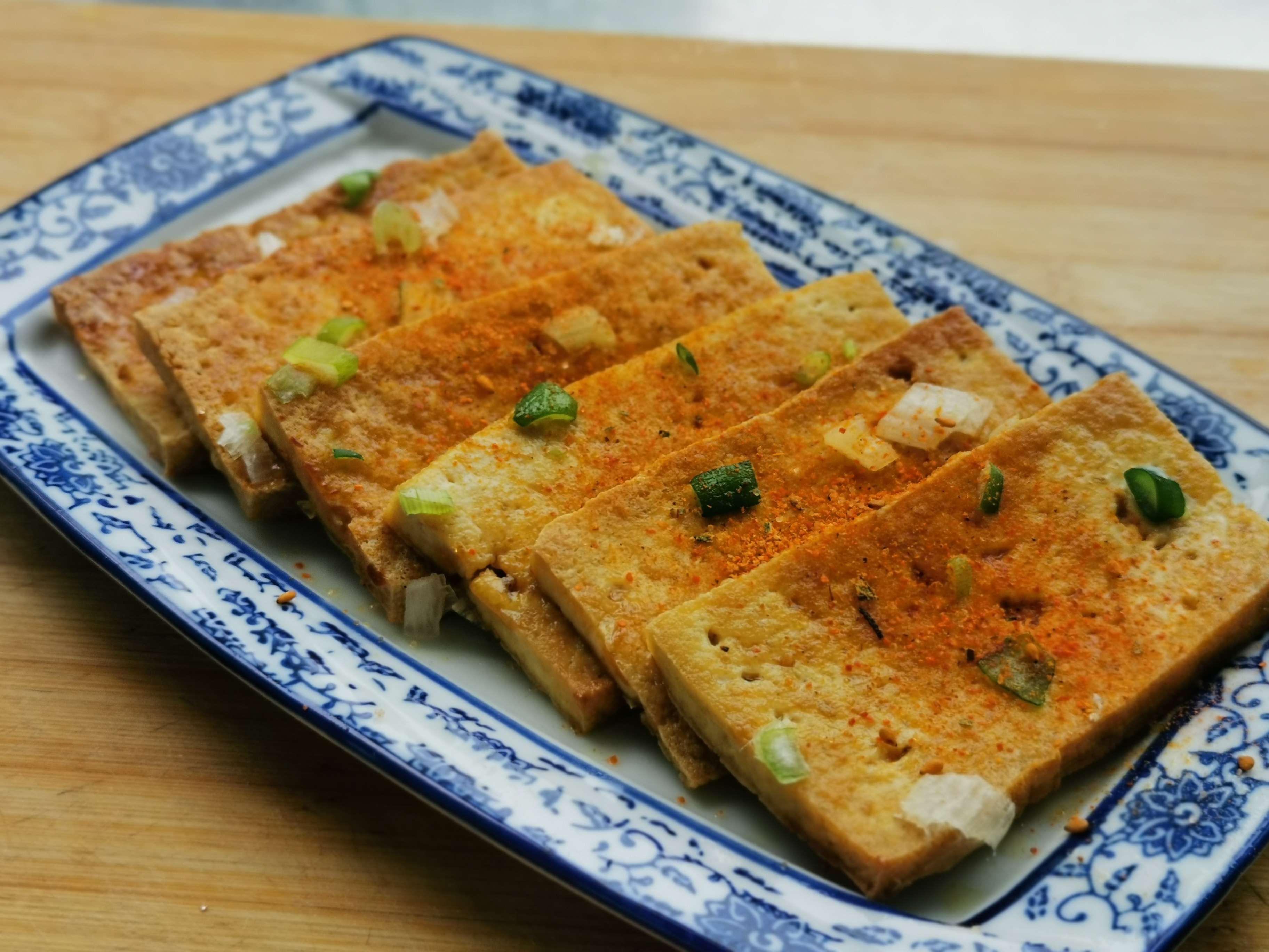 鐵板豆腐的做法-麻辣味煎菜譜