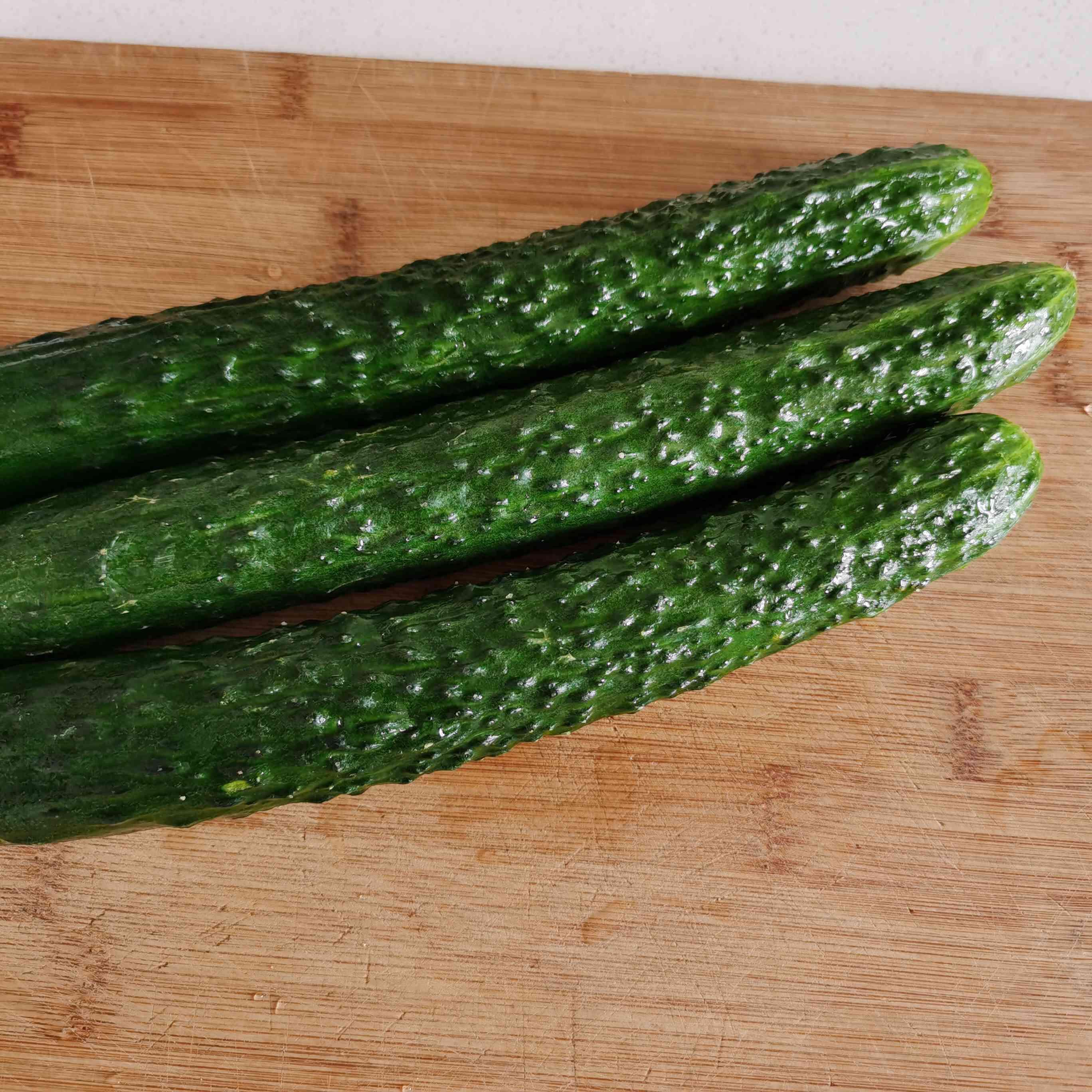 超級好吃的涼拌黃瓜的做法-家常味拌菜譜