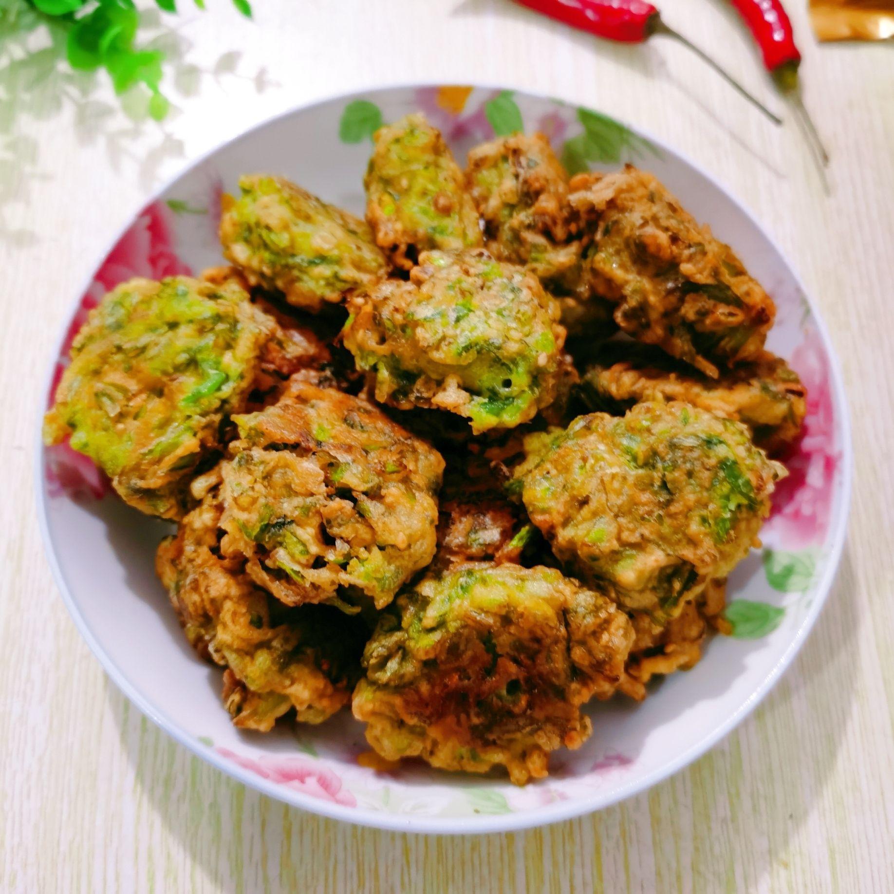 茼蒿丸子的做法-其它口味炸菜譜