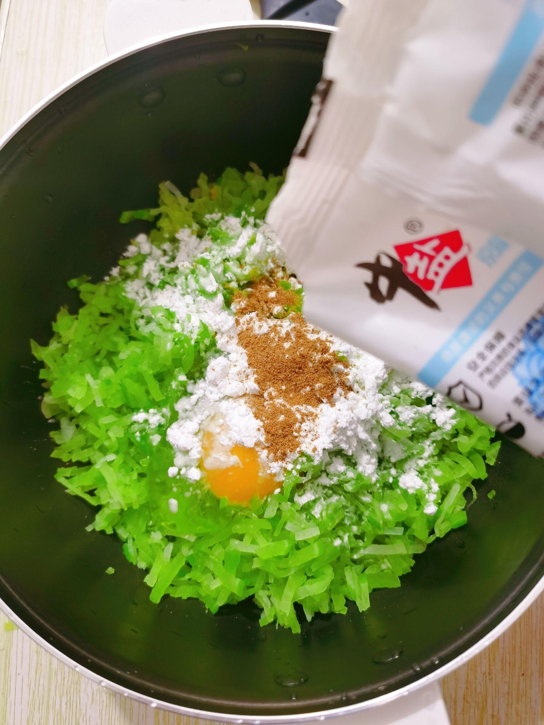 炸蘿卜丸子的做法-咸鮮味炸菜譜