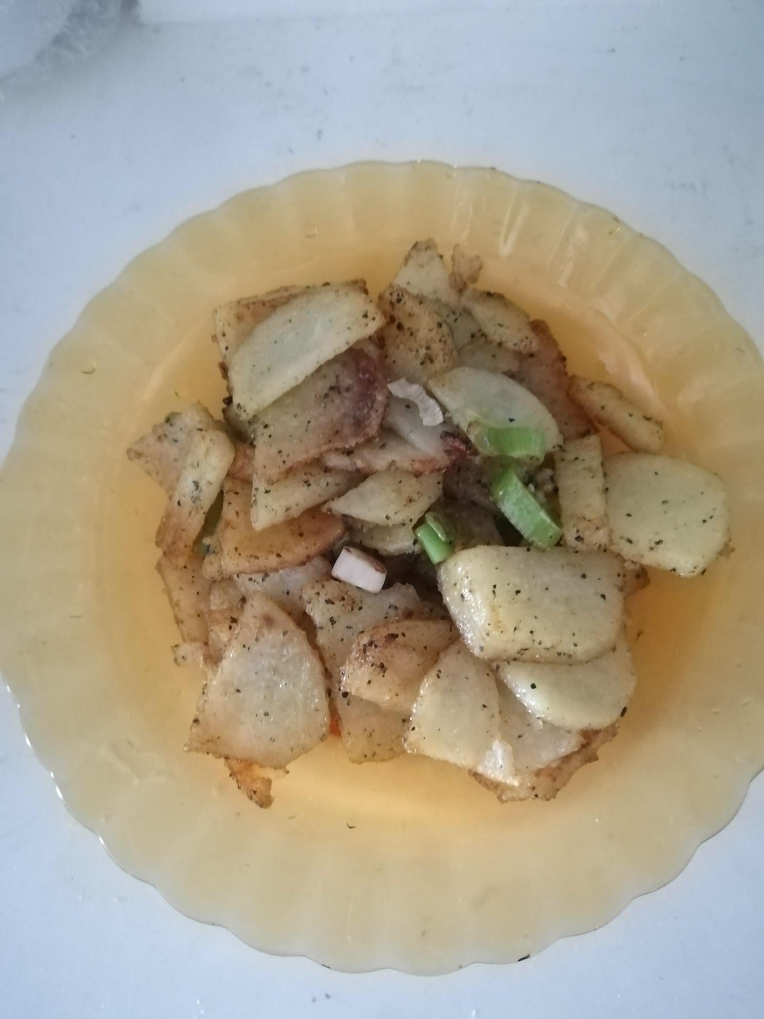 黑芝麻土豆片的做法-咸鮮味炒菜譜