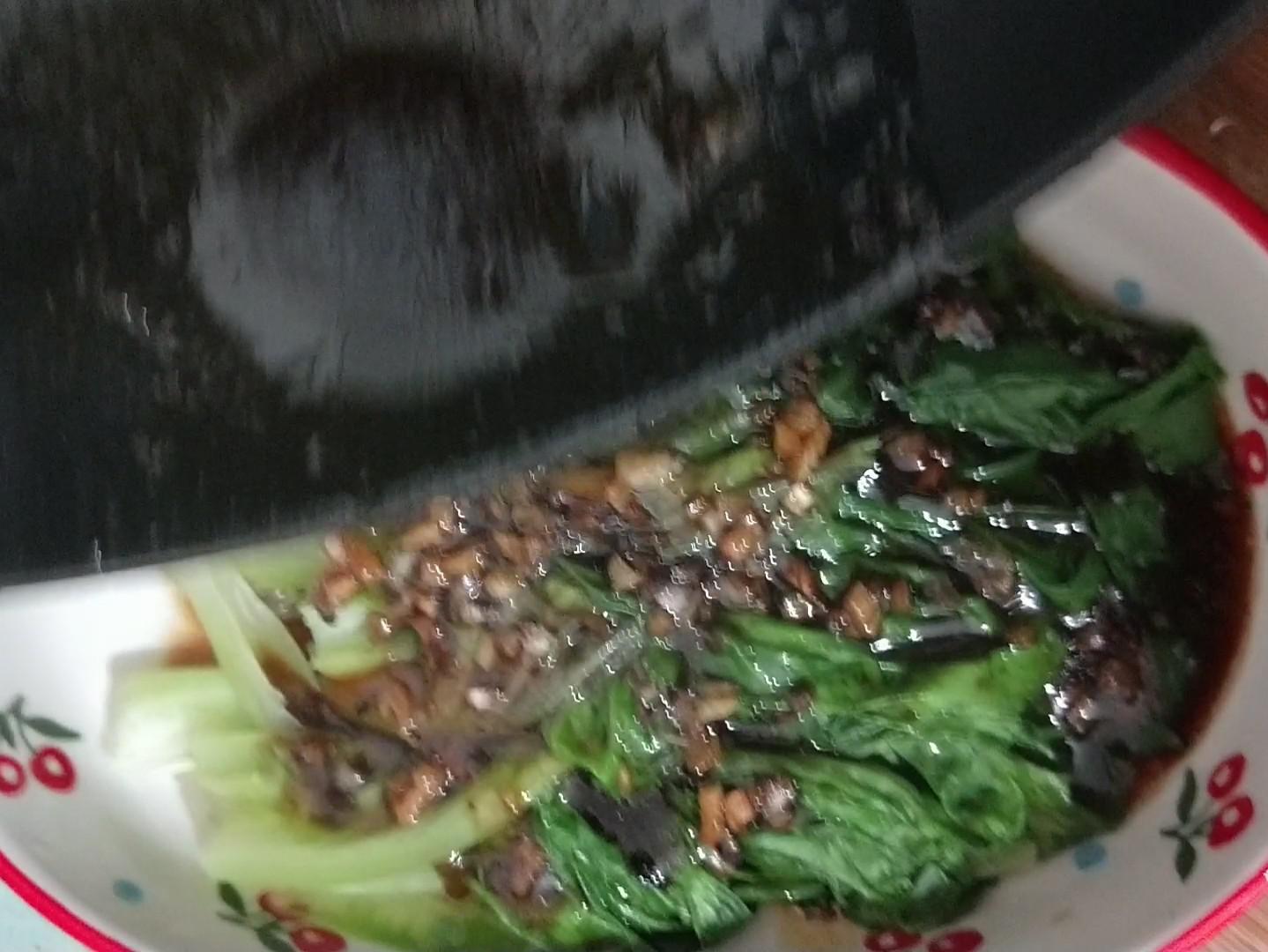 蒜香蠔油生菜的做法-咸鮮味煮菜譜