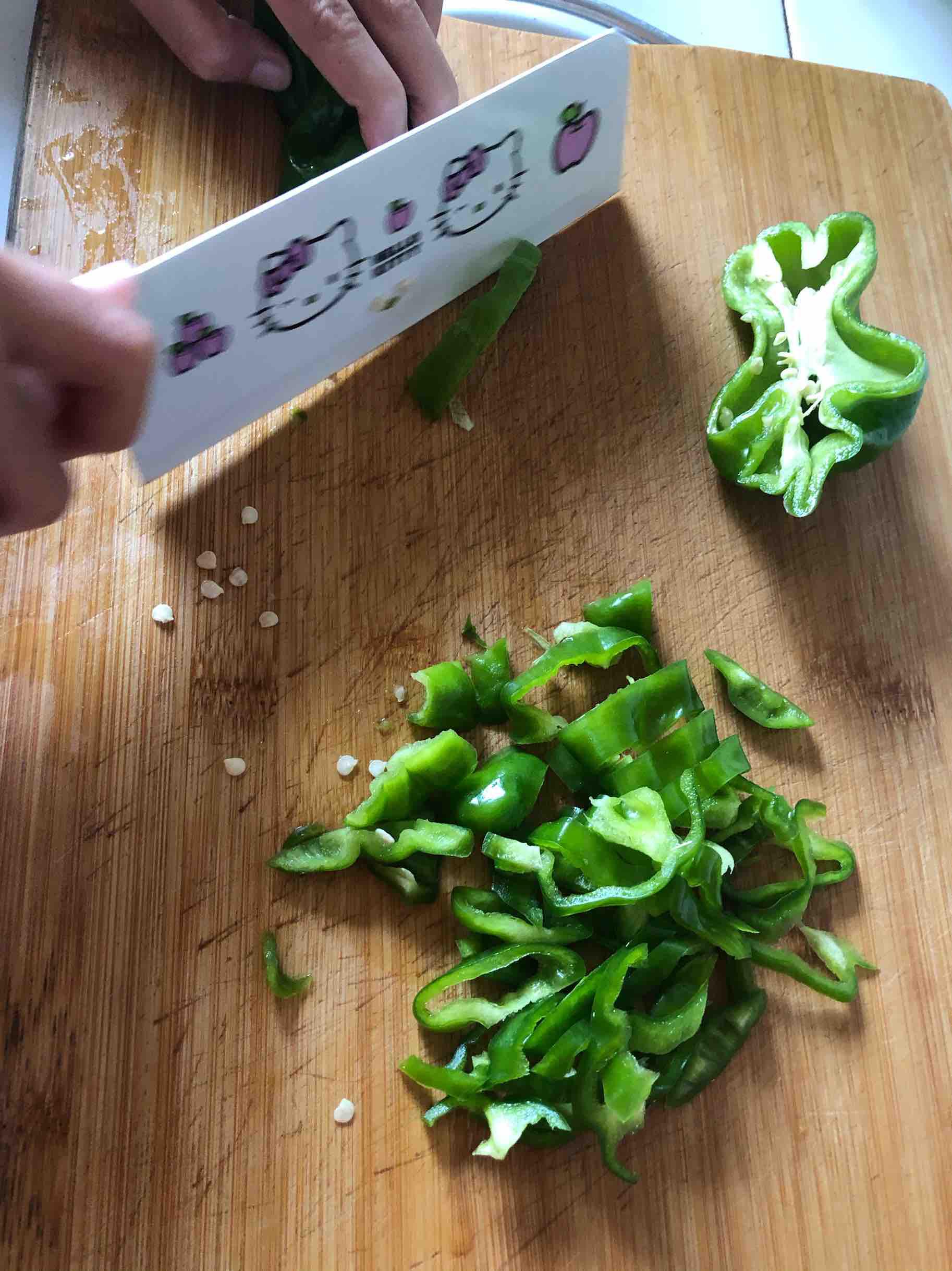 牛肉炒青椒的做法-咸鮮味炒菜譜