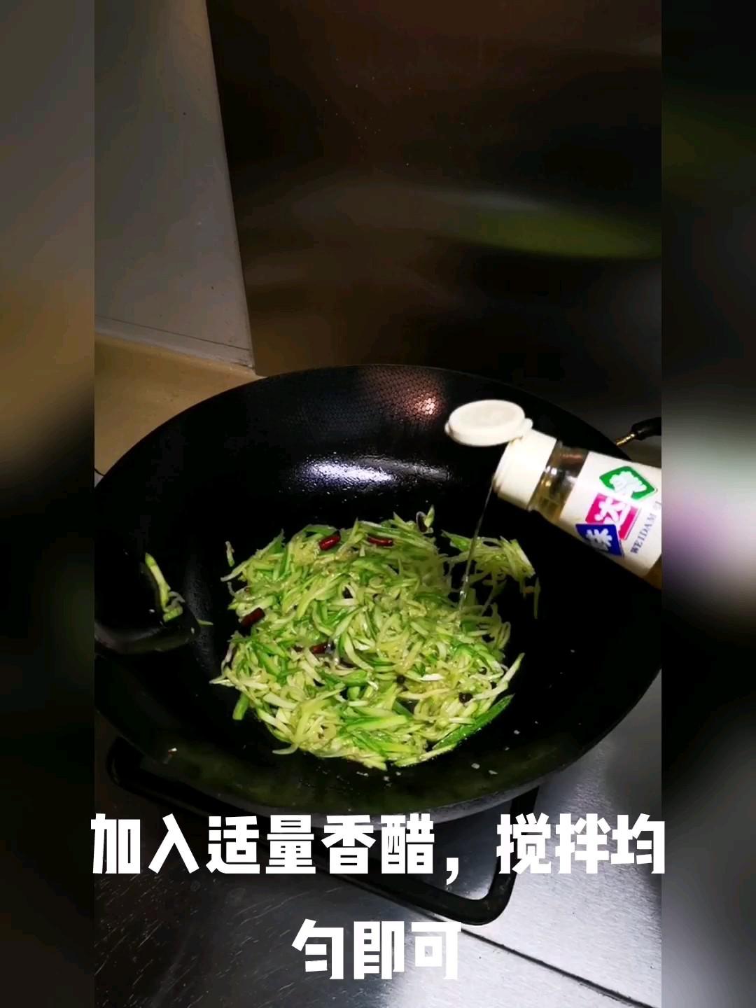 炒西葫蘆的做法-家常味炒菜譜