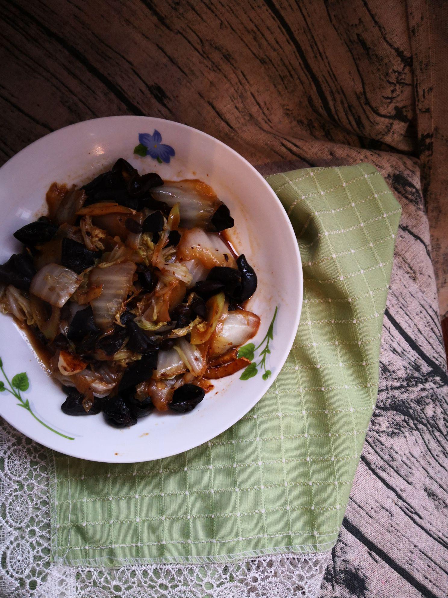 豆豉炒白菜片木耳的做法-家常味炒菜譜