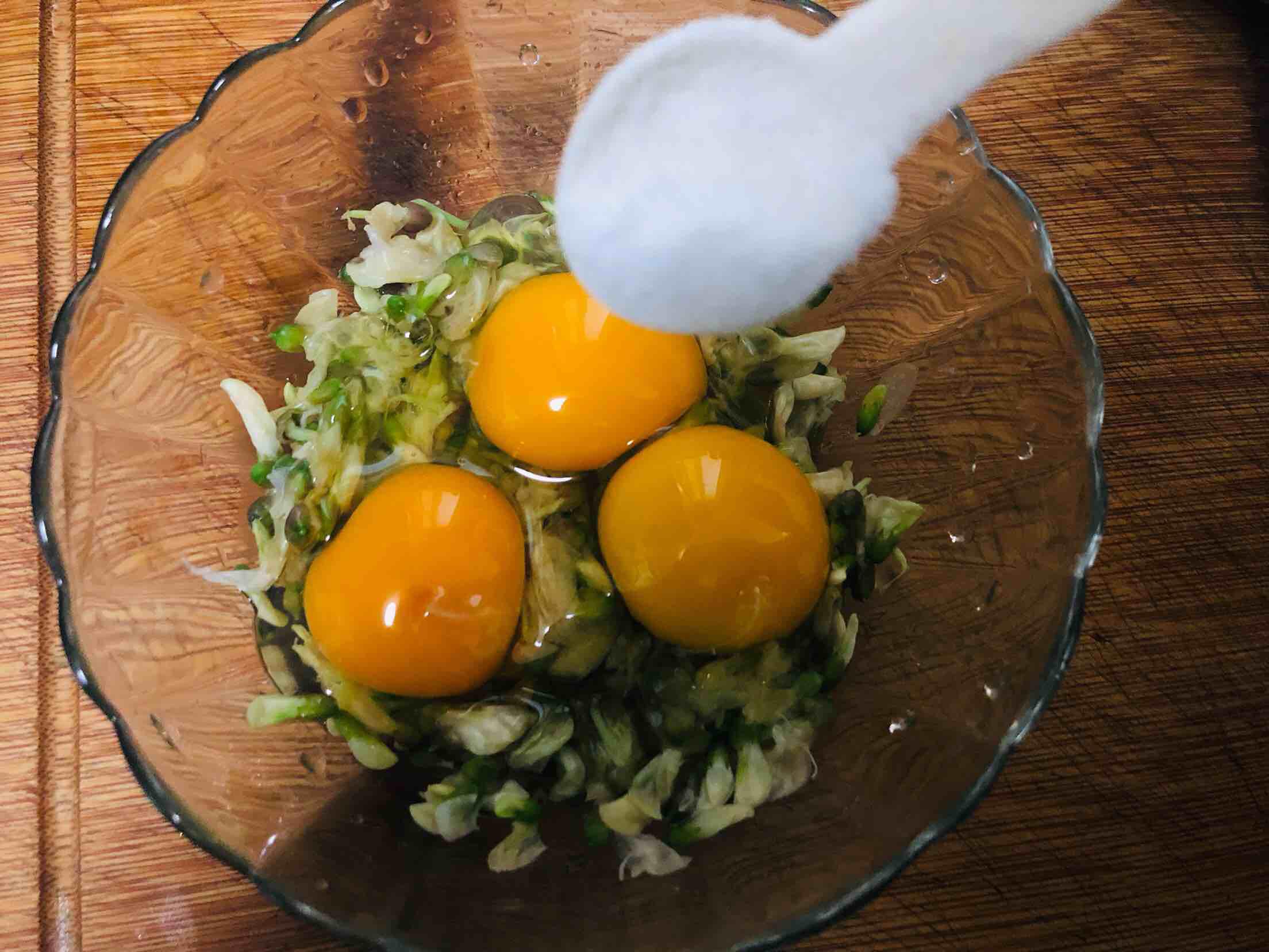 槐花炒雞蛋的做法-家常味炒菜譜-易網健康養生網 槐花炒雞蛋的做法-家常味炒菜譜