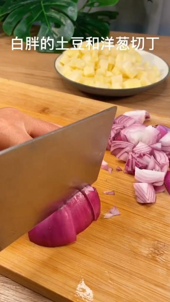 土豆肥牛飯的做法-咸鮮味炒菜譜