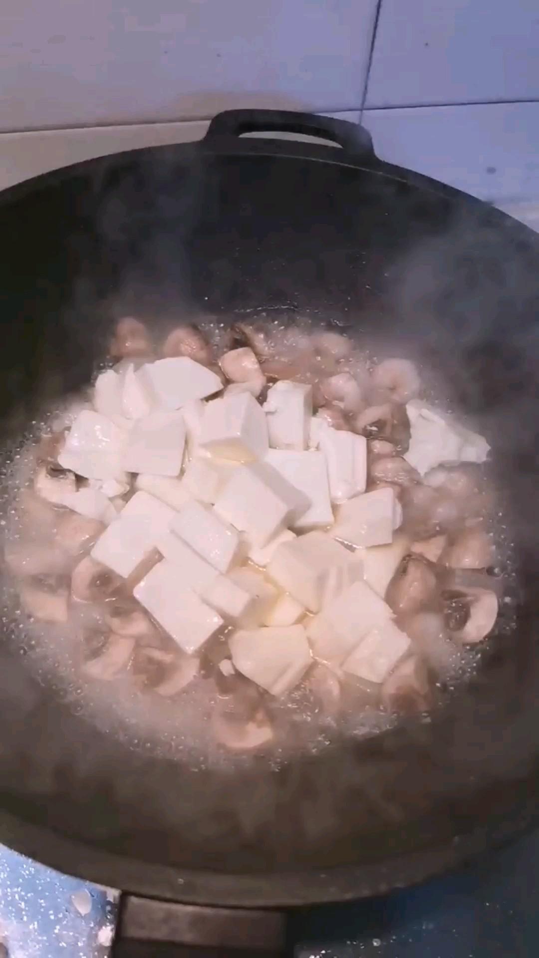 蝦仁豆腐湯的做法-家常味煮菜譜