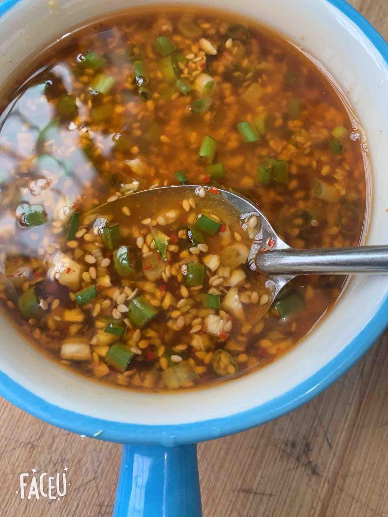 手撕雞的做法-酸辣味拌菜譜-易網健康養生網 手撕雞的做法-酸辣味拌菜譜