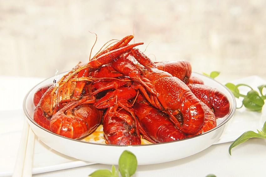 麻辣小龍蝦,吃一口就上癮的做法-麻辣味炒菜譜-易網(wǎng)健康養(yǎng)生網(wǎng) 麻辣小龍蝦,吃一口就上癮的做法-麻辣味炒菜譜
