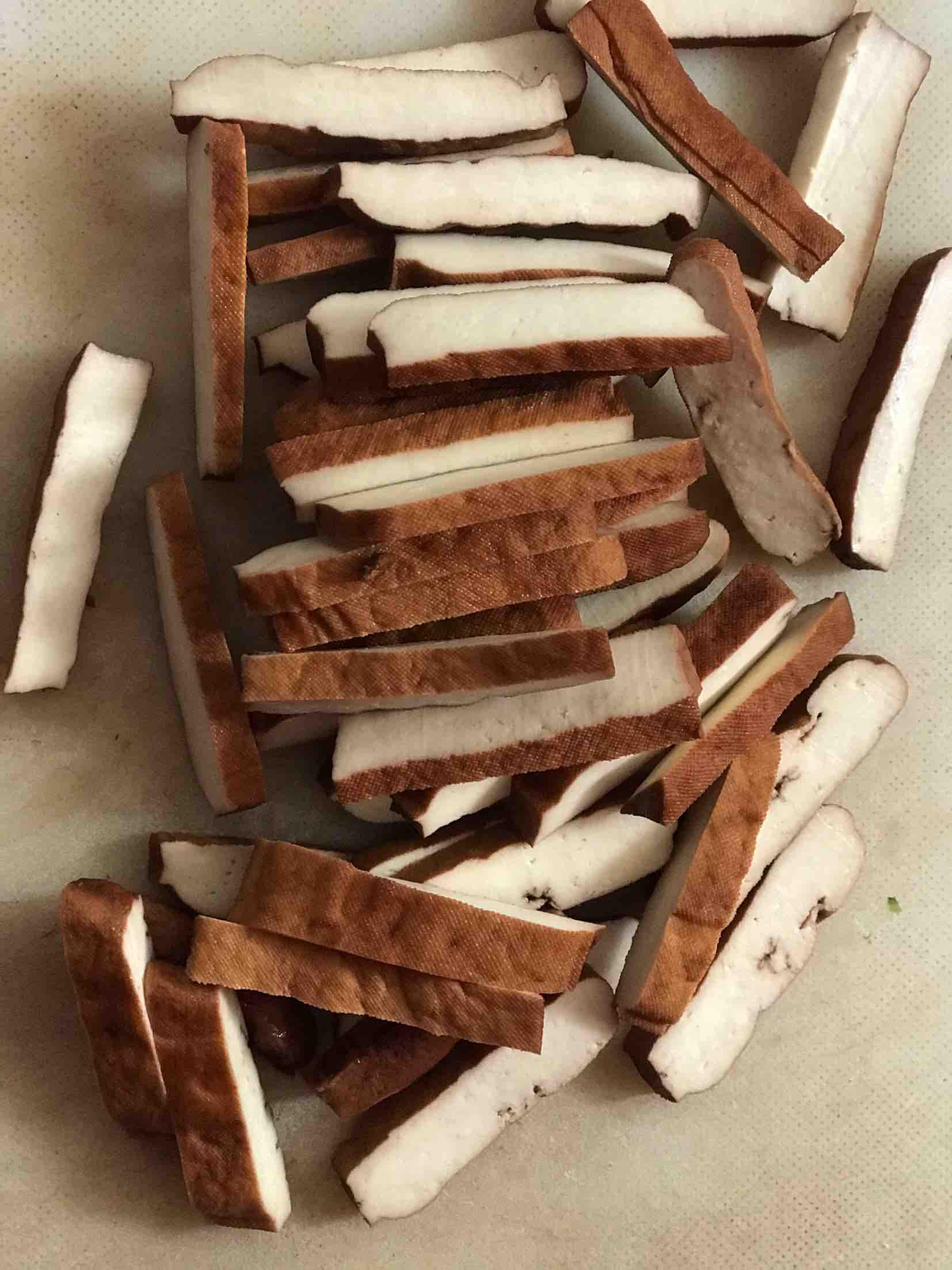 山芹燒豬肉香干的做法-咸鮮味燒菜譜