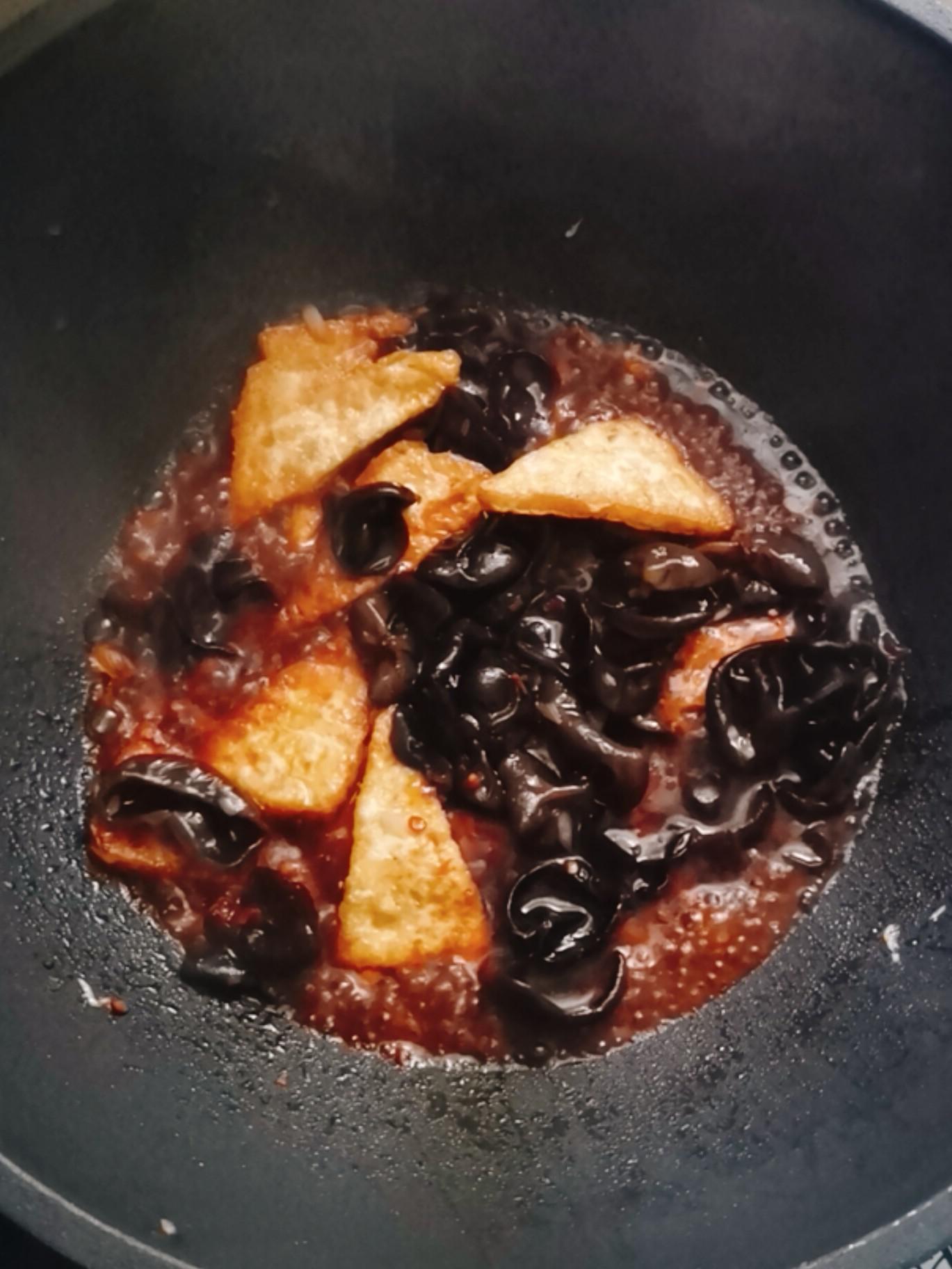 木耳燒豆腐的做法-咸鮮味燒菜譜