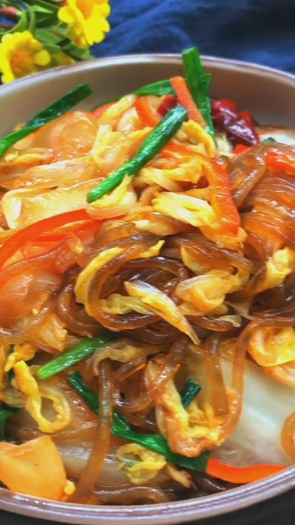 白菜炒粉條的做法-家常味炒菜譜
