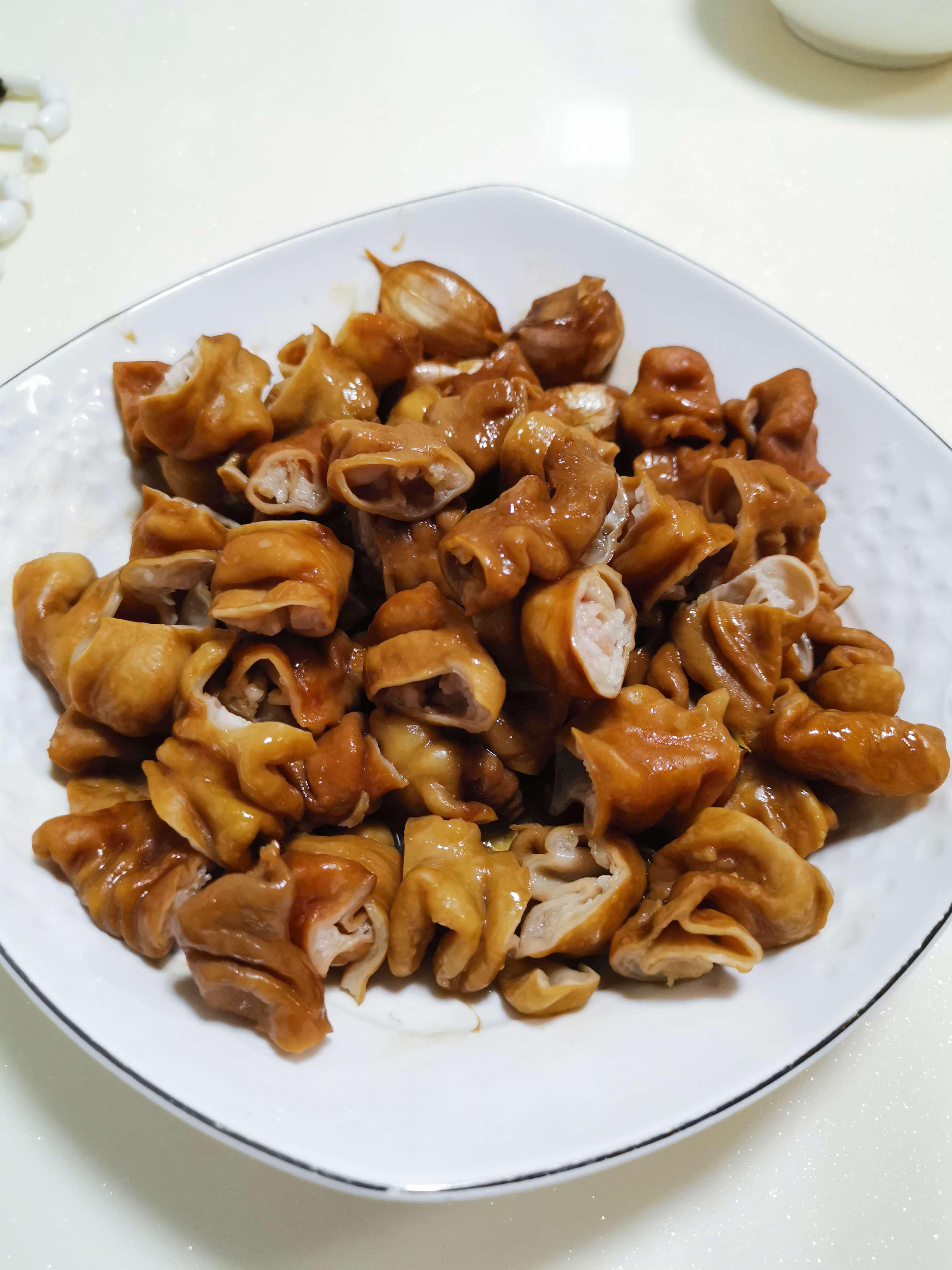 燜豬大腸的做法-家常味燜菜譜-易網健康養生網 燜豬大腸的做法-家常味燜菜譜