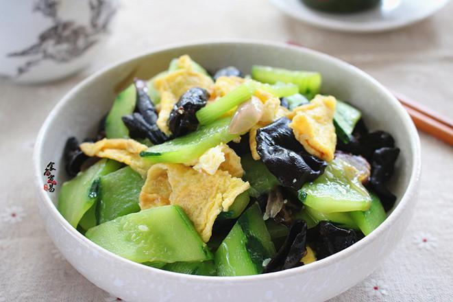 黃瓜雞蛋炒木耳的做法-家常味炒菜譜-易網(wǎng)健康養(yǎng)生網(wǎng) 黃瓜雞蛋炒木耳的做法-家常味炒菜譜
