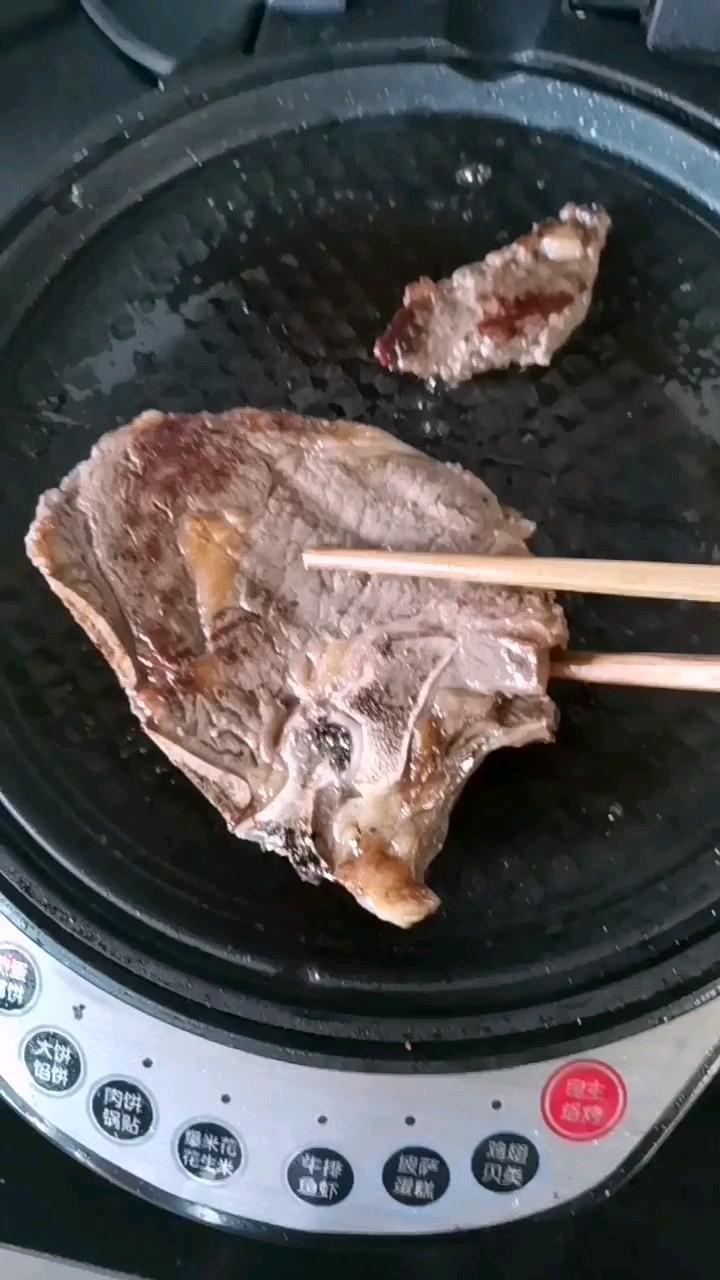 簡單美味的原切戰斧牛排的做法-咸鮮味煎菜譜