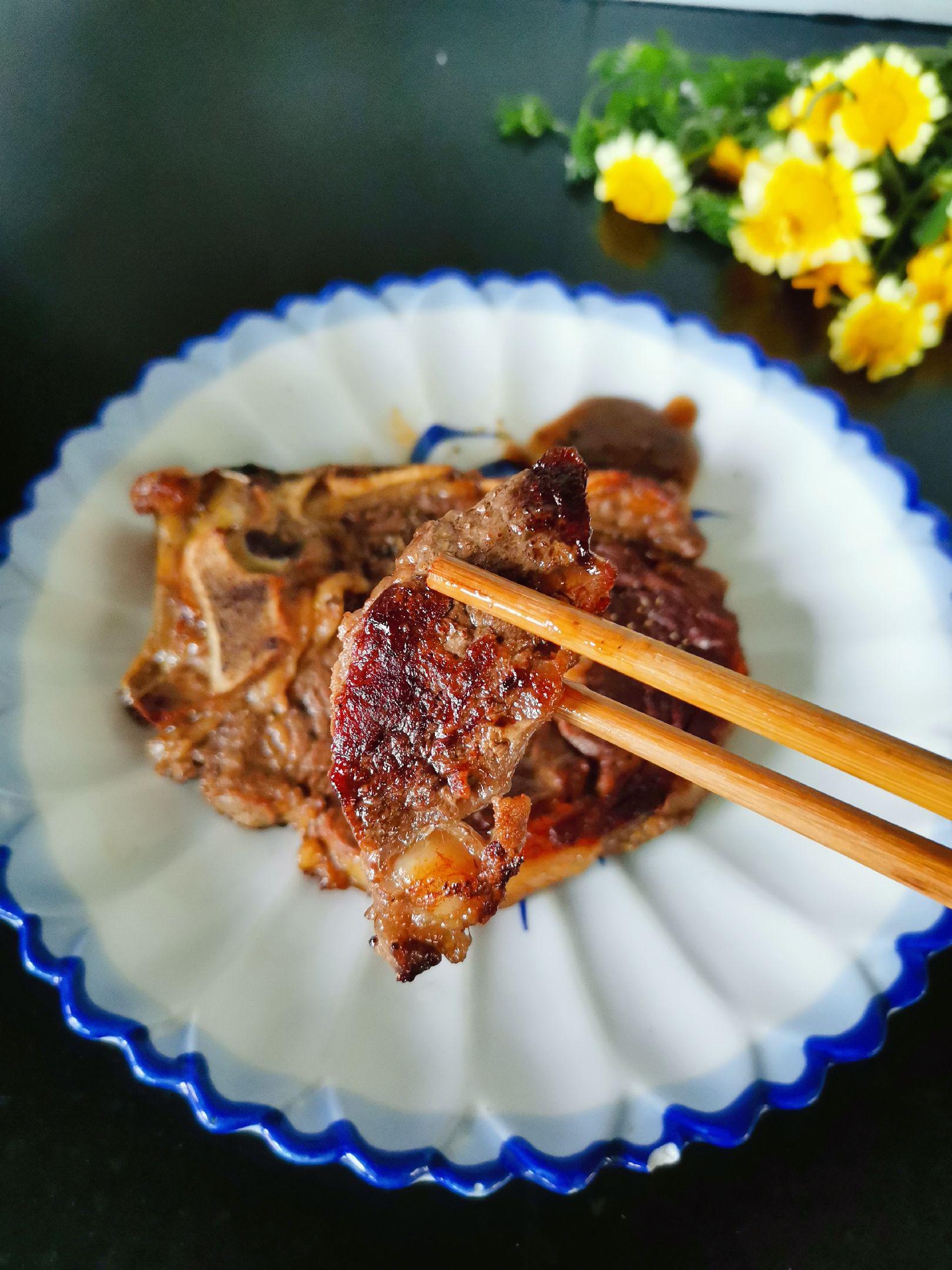 簡單美味的原切戰斧牛排的做法-咸鮮味煎菜譜