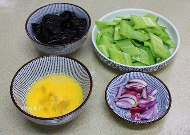 黃瓜雞蛋炒木耳的做法-家常味炒菜譜-易網(wǎng)<a href=http://m.henggaotouzi.com/ target=_blank class=infotextkey>健康養(yǎng)生</a>網(wǎng) 黃瓜雞蛋炒木耳的做法-家常味炒菜譜