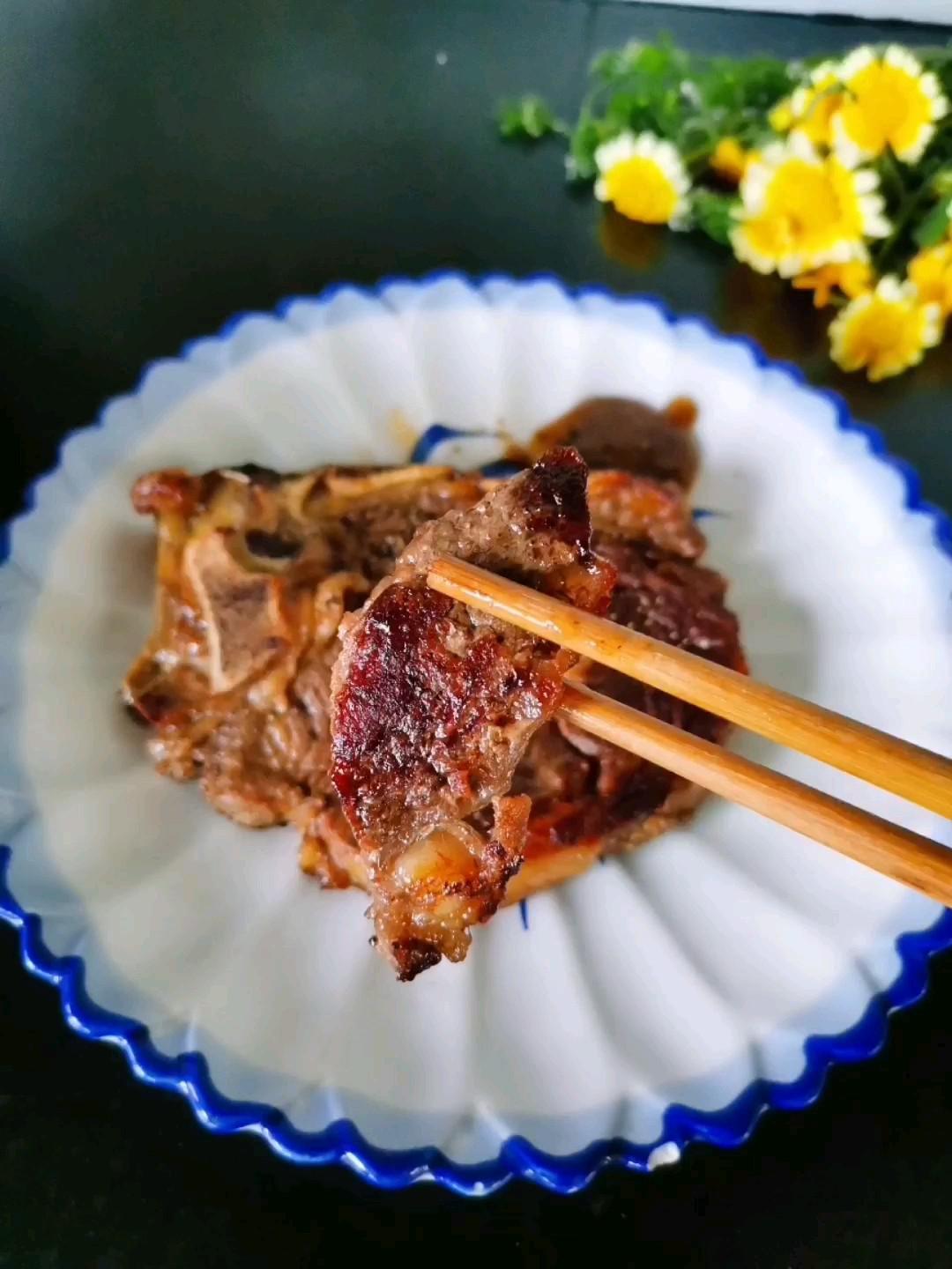 簡單美味的原切戰斧牛排的做法-咸鮮味煎菜譜