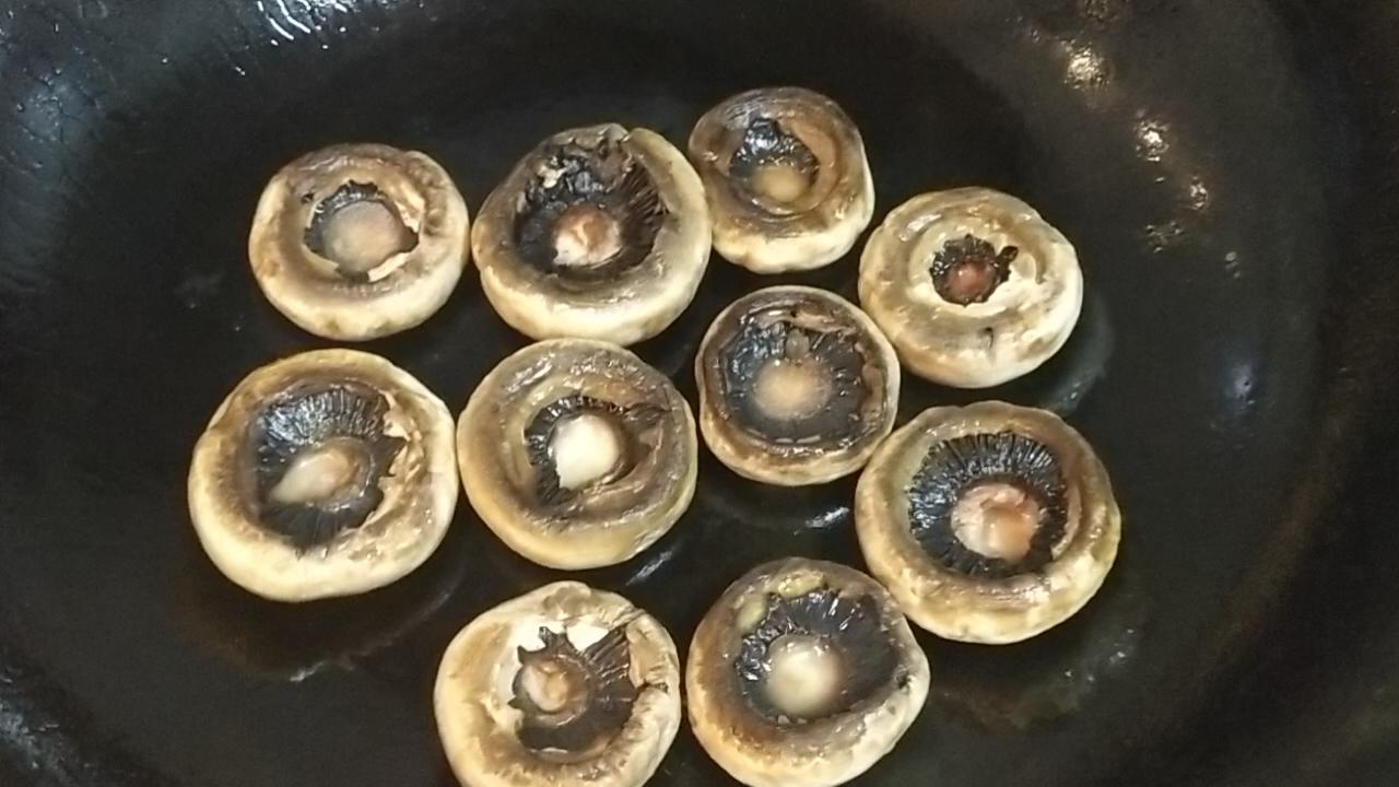 香煎口蘑的做法-家常味煎菜譜