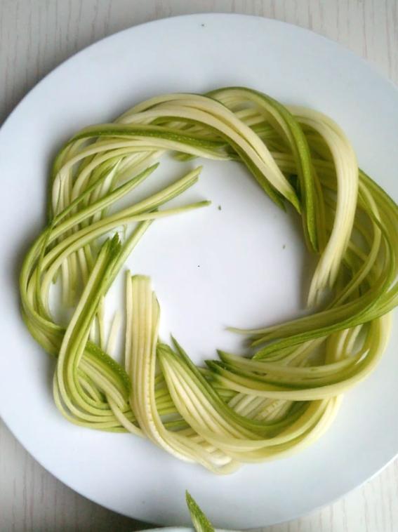 涼拌西葫蘆的做法-咸鮮味拌菜譜