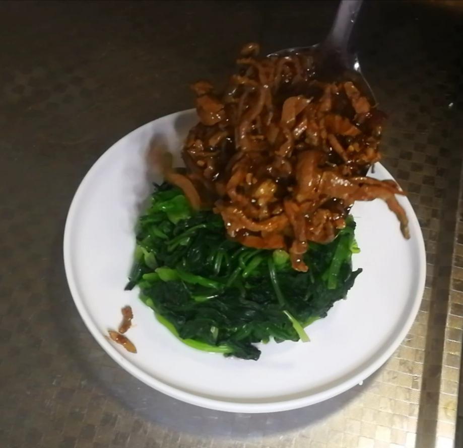 肉絲拌菠菜的做法-家常味拌菜譜