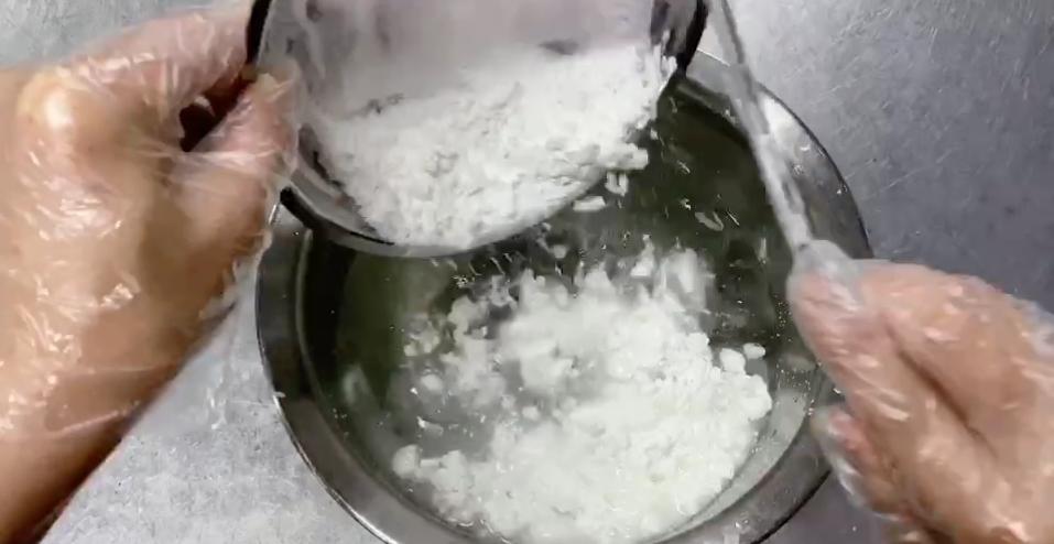 手工涼粉的做法-紅油味煮菜譜