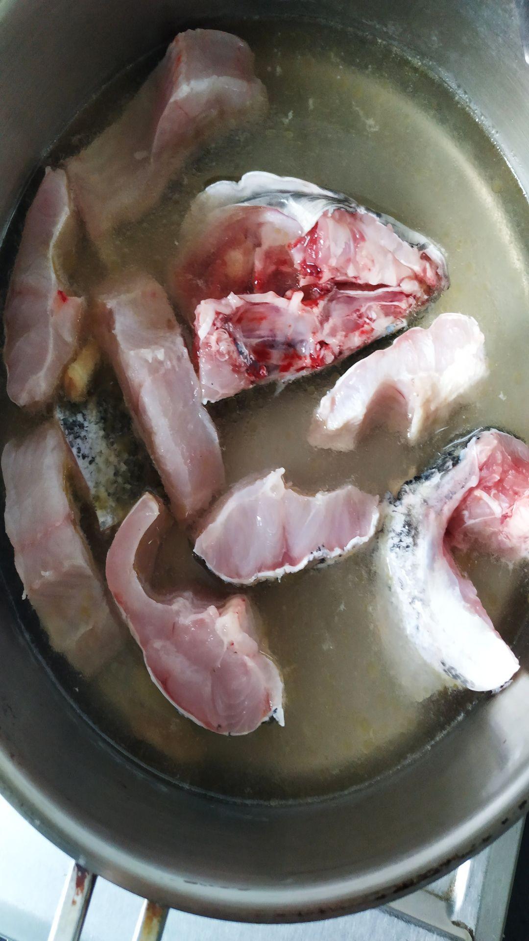 鷹嘴豆腐燉黑魚的做法-咸鮮味燉菜譜-易網健康養生網 鷹嘴豆腐燉黑魚的做法-咸鮮味燉菜譜