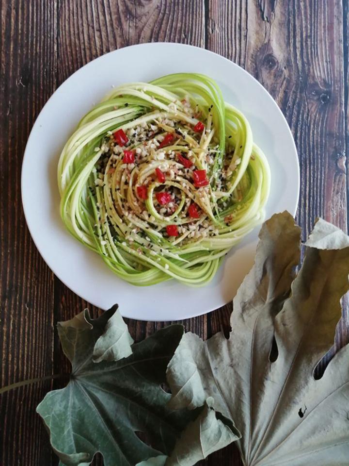 涼拌西葫蘆的做法-咸鮮味拌菜譜