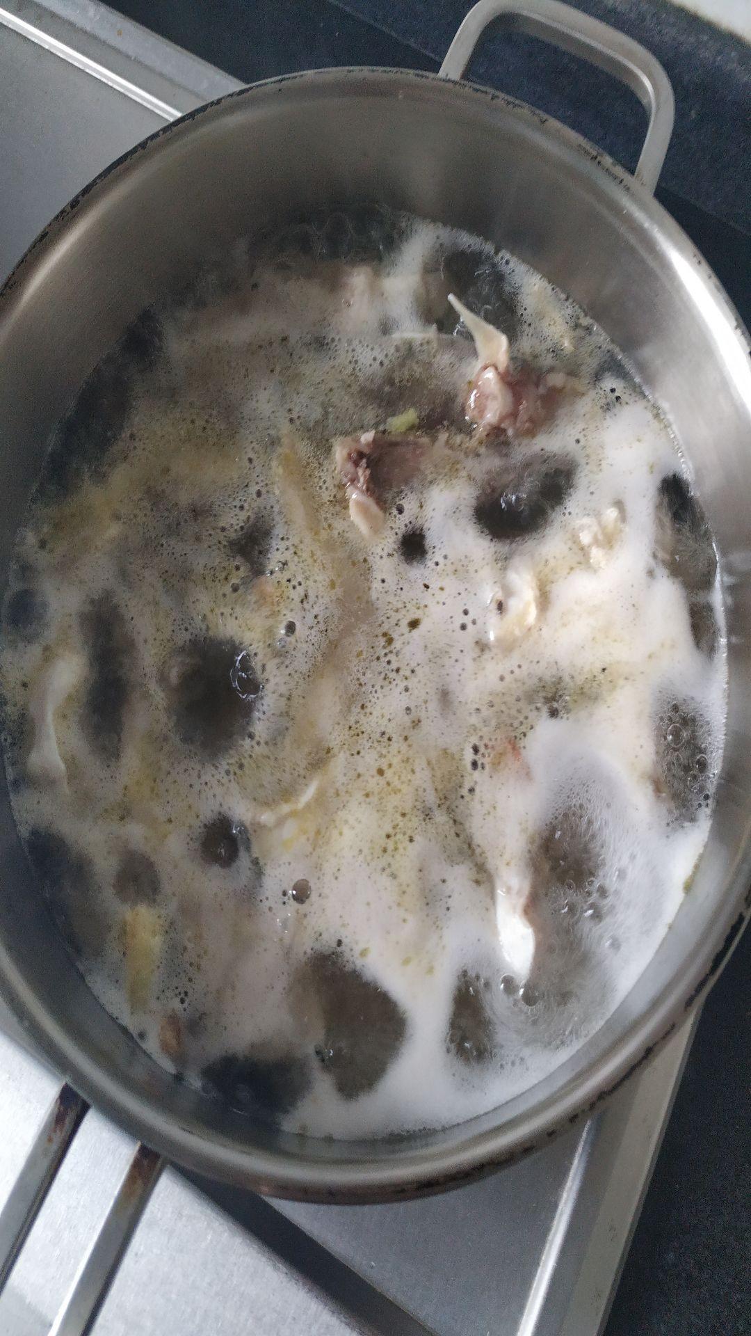 鷹嘴豆腐燉黑魚的做法-咸鮮味燉菜譜-易網健康養生網 鷹嘴豆腐燉黑魚的做法-咸鮮味燉菜譜