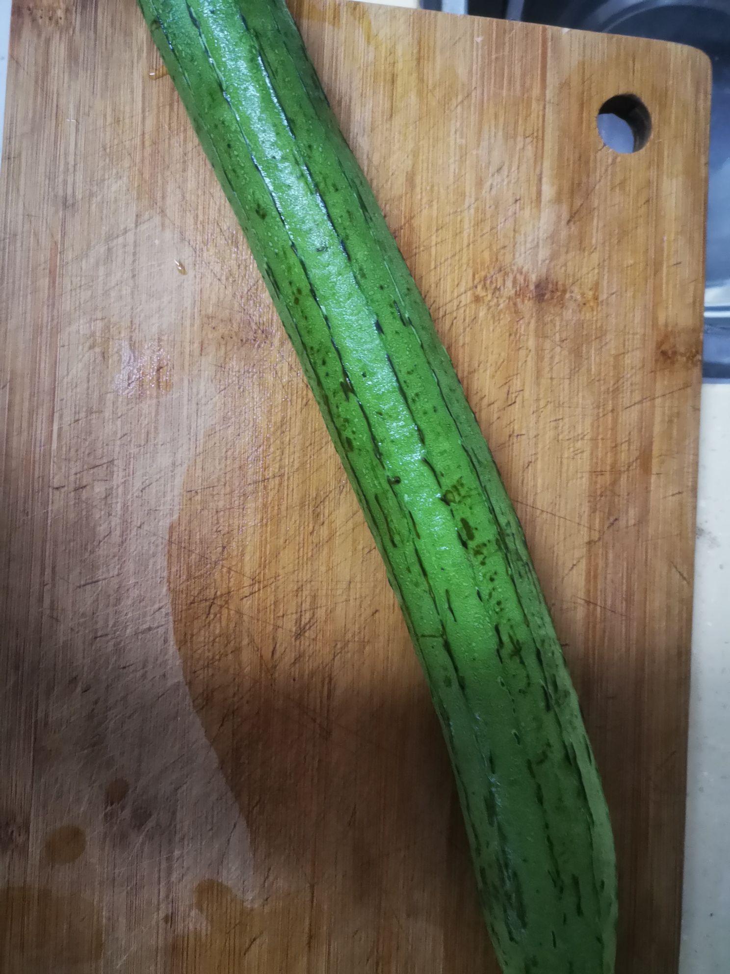 干椒炒絲瓜的做法-家常味炒菜譜