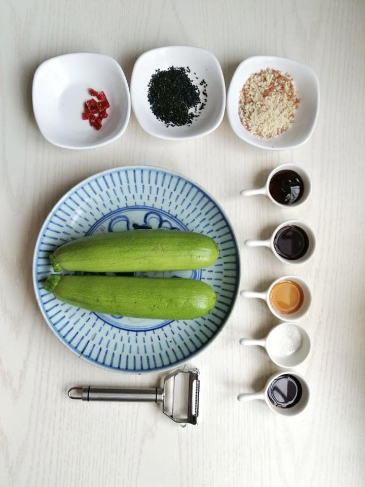 涼拌西葫蘆的做法-咸鮮味拌菜譜