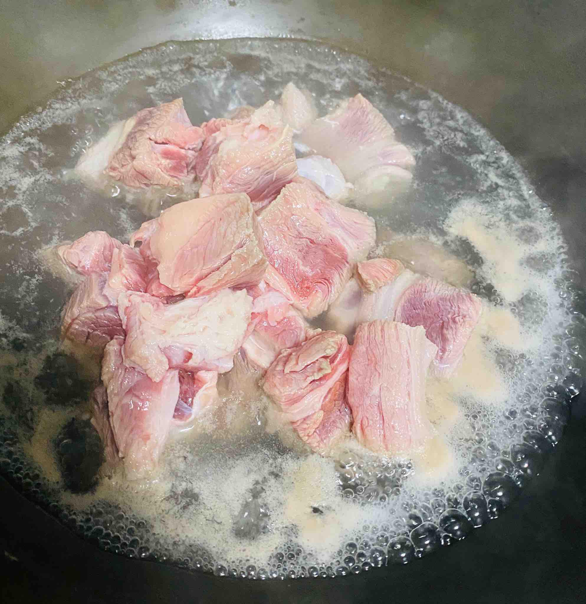 大口吃肉，選紅燒牛腩。的做法-家常味燉菜譜