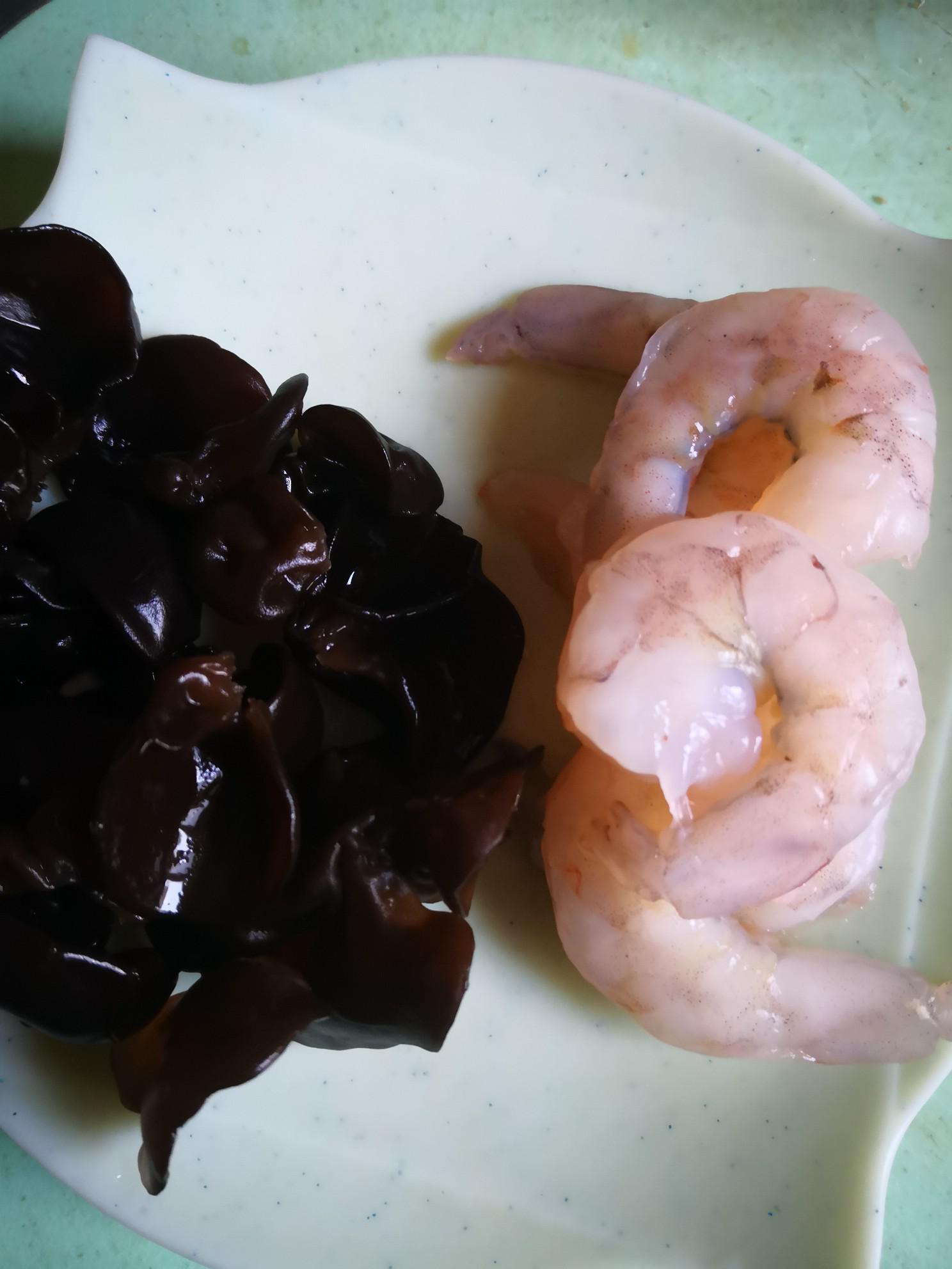 蝦仁炒西芹的做法-咸鮮味炒菜譜