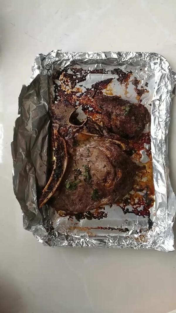 戰斧牛排（烤箱版）的做法-黑椒味烤菜譜