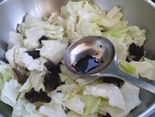 黑木耳燒圓白菜的做法-家常味燒菜譜