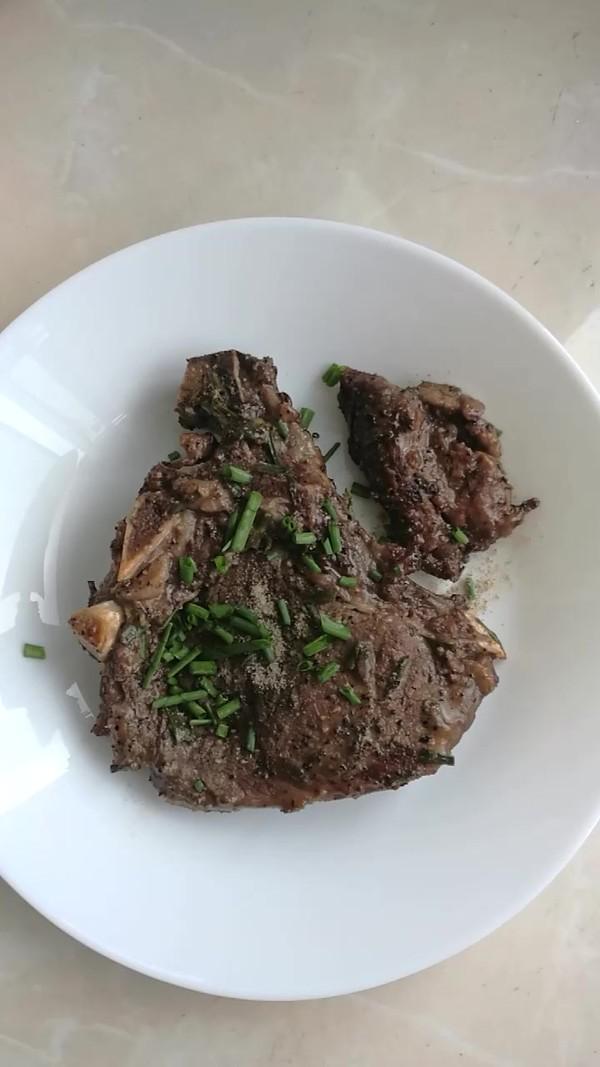 戰斧牛排（烤箱版）的做法-黑椒味烤菜譜