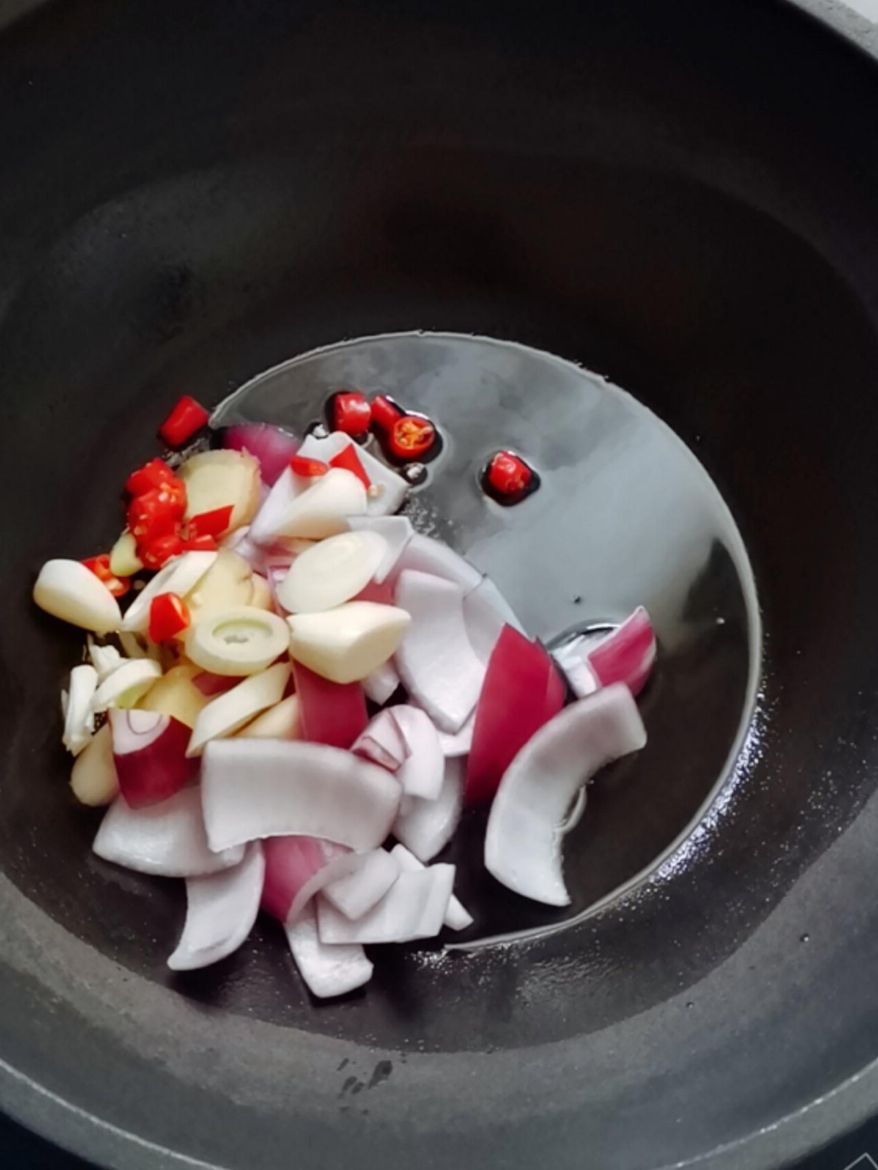 干鍋小龍蝦的做法-香辣味炒菜譜