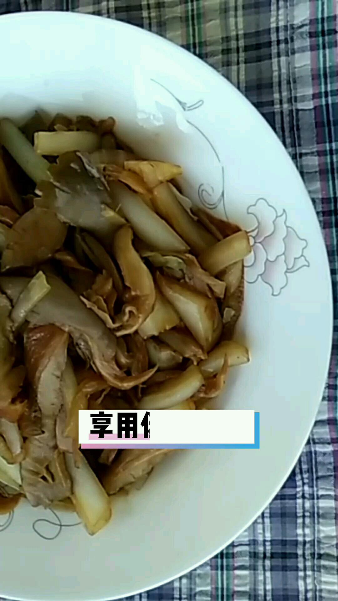 鳳尾蘑炒白菜的做法-家常味炒菜譜-易網健康養生網 鳳尾蘑炒白菜的做法-家常味炒菜譜